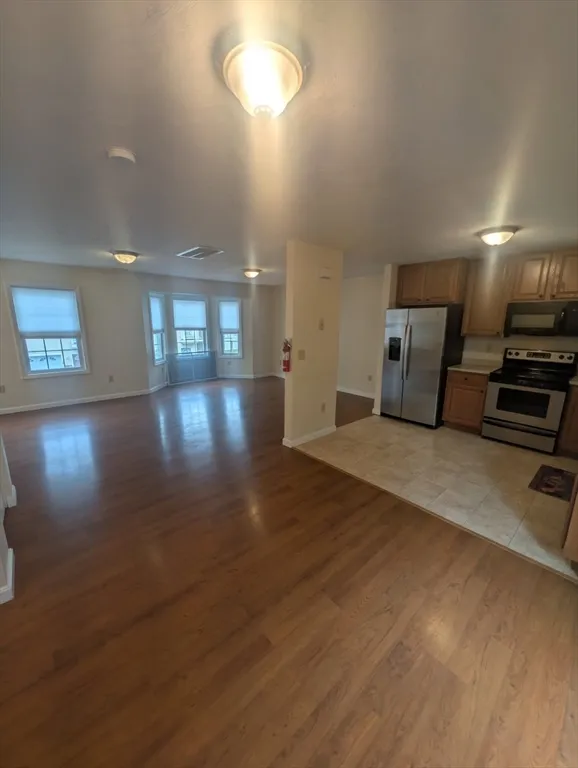 2 bed, 1 bath apartment for rent at 10 Beverly Cv Unit 0, Worcester — photo 8 of 19