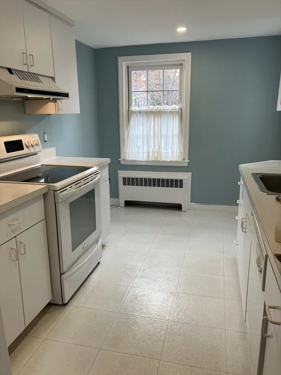 2 bed, 1 bath apartment for rent at 10 Beverly Rd, Arlington — photo 6 of 25