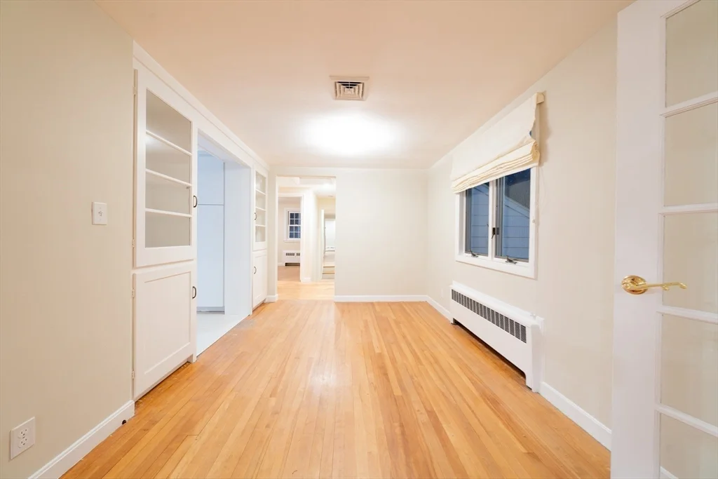 2 bed, 1 bath apartment for rent at 10 Beverly Rd, Arlington — photo 11 of 25