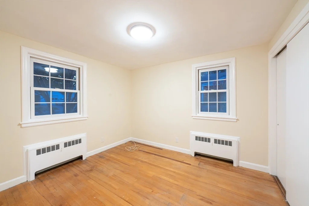 2 bed, 1 bath apartment for rent at 10 Beverly Rd, Arlington — photo 17 of 25