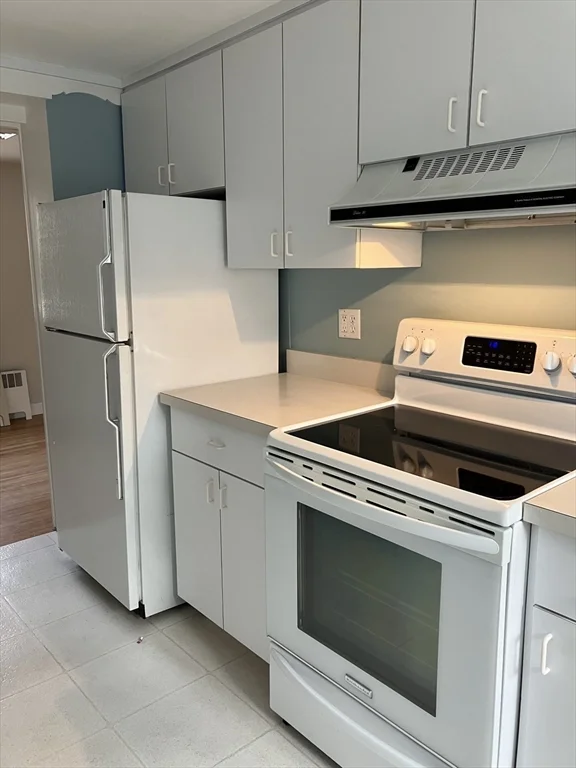 2 bed, 1 bath apartment for rent at 10 Beverly Rd, Arlington — photo 7 of 25