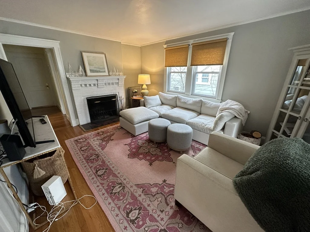 2 bed, 1 bath apartment for rent at 10 Bonwood St Unit 10, Newtonville — photo 2 of 8