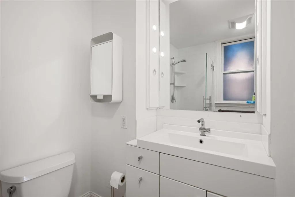 2 bed, 1 bath apartment for rent at 10 Bowdoin St Unit 2, Neighborhood Nine — photo 18 of 22