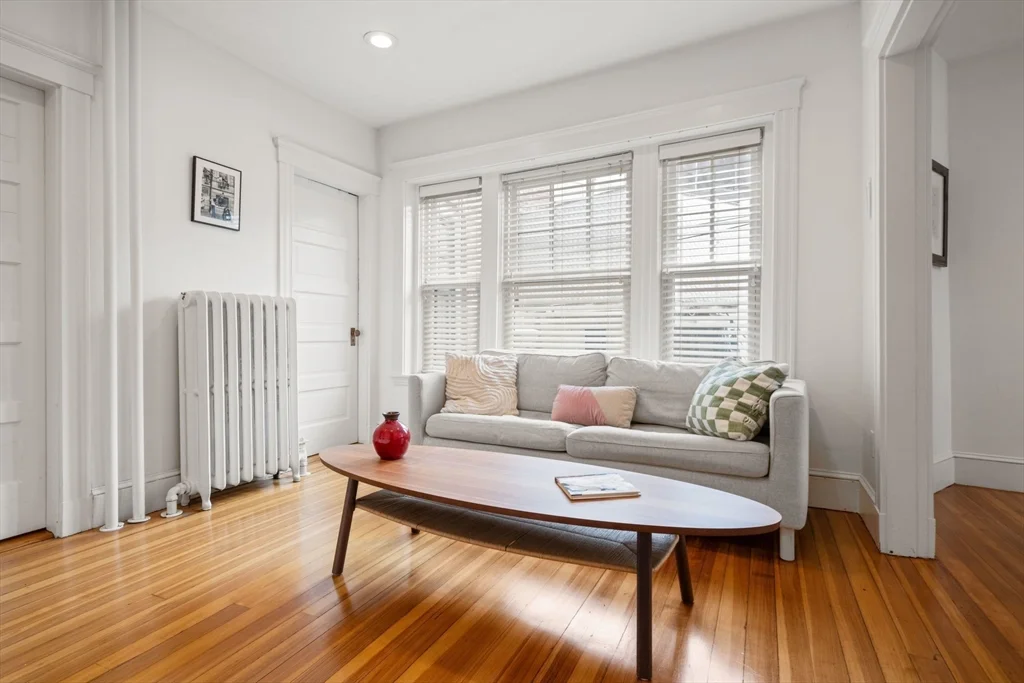 2 bed, 1 bath apartment for rent at 10 Bowdoin St Unit 2, Neighborhood Nine — photo 4 of 22