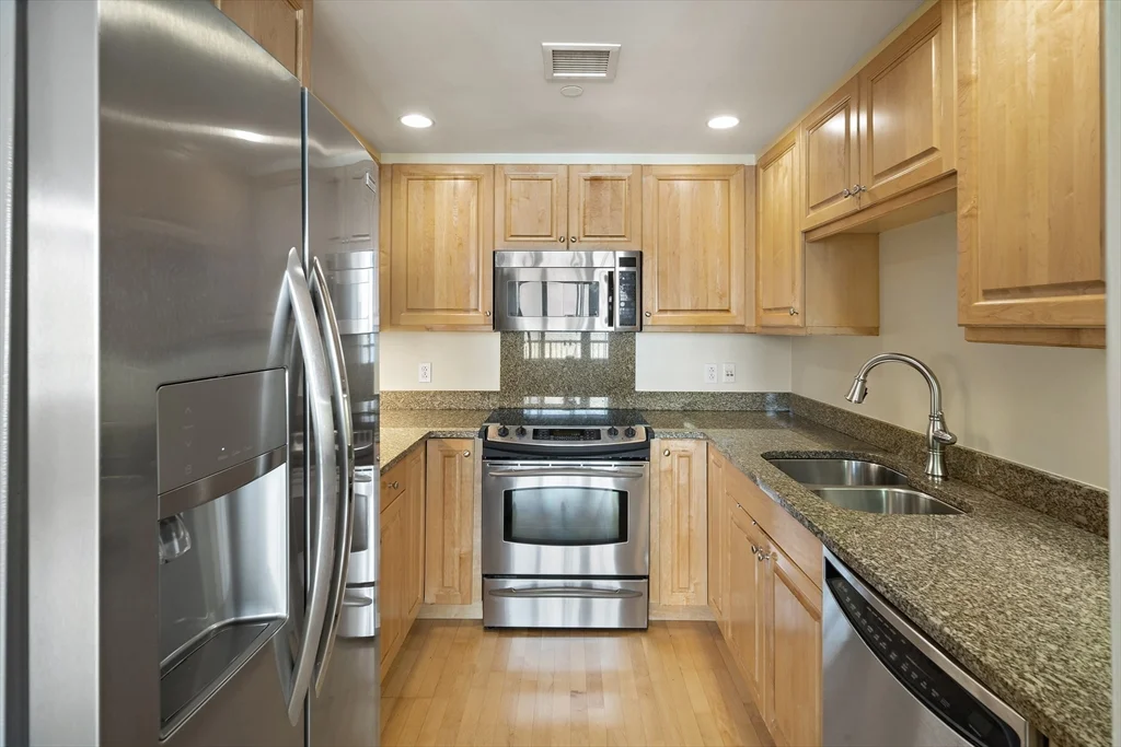2 bed, 2 bath apartment for rent at 10 Bowdoin St Unit 515, Beacon Hill — photo 4 of 17