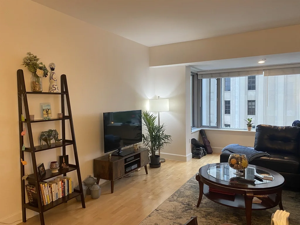 1 bed, 1 bath apartment for rent at 10 Bowdoin Unit 416, Beacon Hill — photo 2 of 10