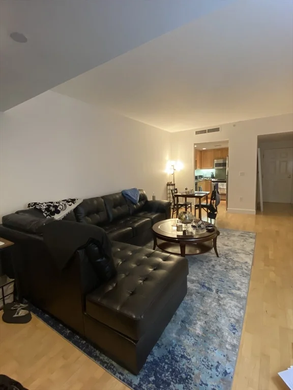 1 bed, 1 bath apartment for rent at 10 Bowdoin Unit 416, Beacon Hill — photo 3 of 10