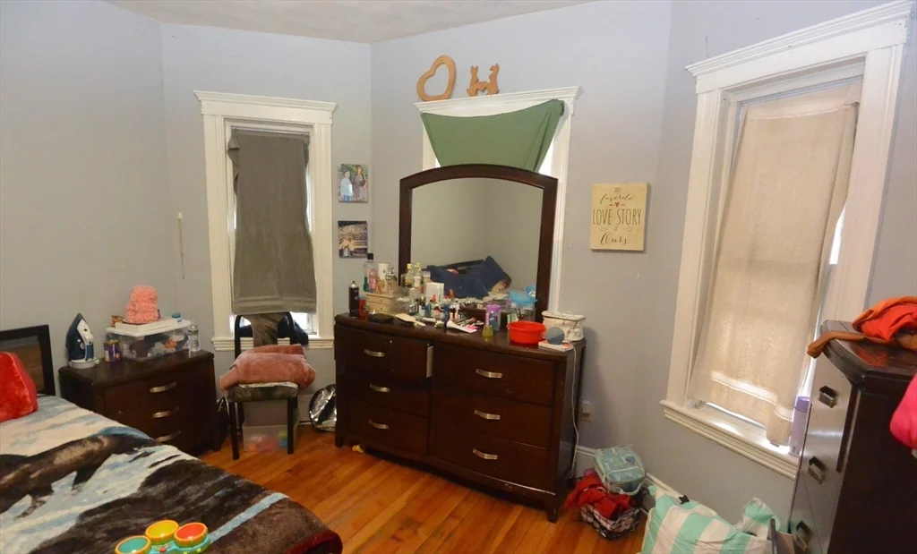 3 bed, 1 bath apartment for rent at 10 Brackett St Unit 2, Brighton — photo 2 of 6