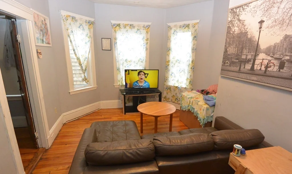 3 bed, 1 bath apartment for rent at 10 Brackett St Unit 2, Brighton — photo 6 of 6