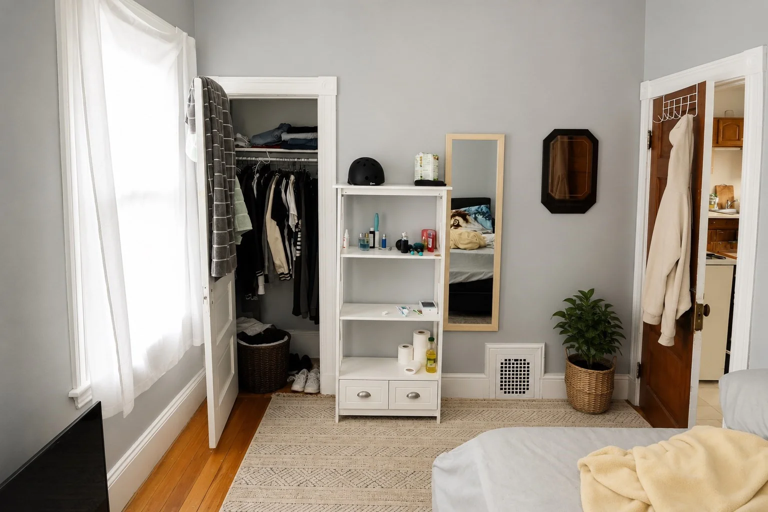 3 bed, 1 bath apartment for rent at 10 Brackett St Unit 2, Brighton — photo 3 of 8