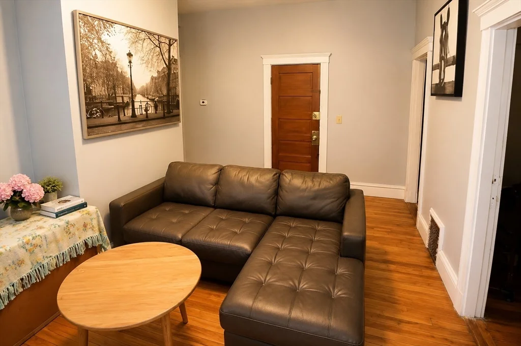 3 bed, 1 bath apartment for rent at 10 Brackett St Unit 2, Brighton — photo 5 of 7