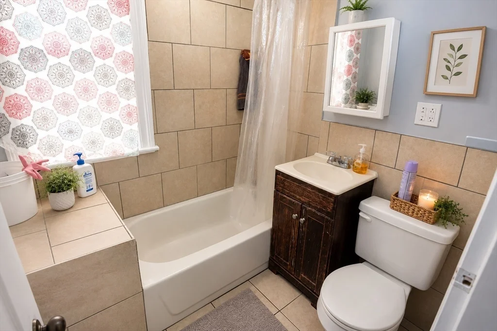 3 bed, 1 bath apartment for rent at 10 Brackett St Unit 2, Brighton — photo 3 of 7