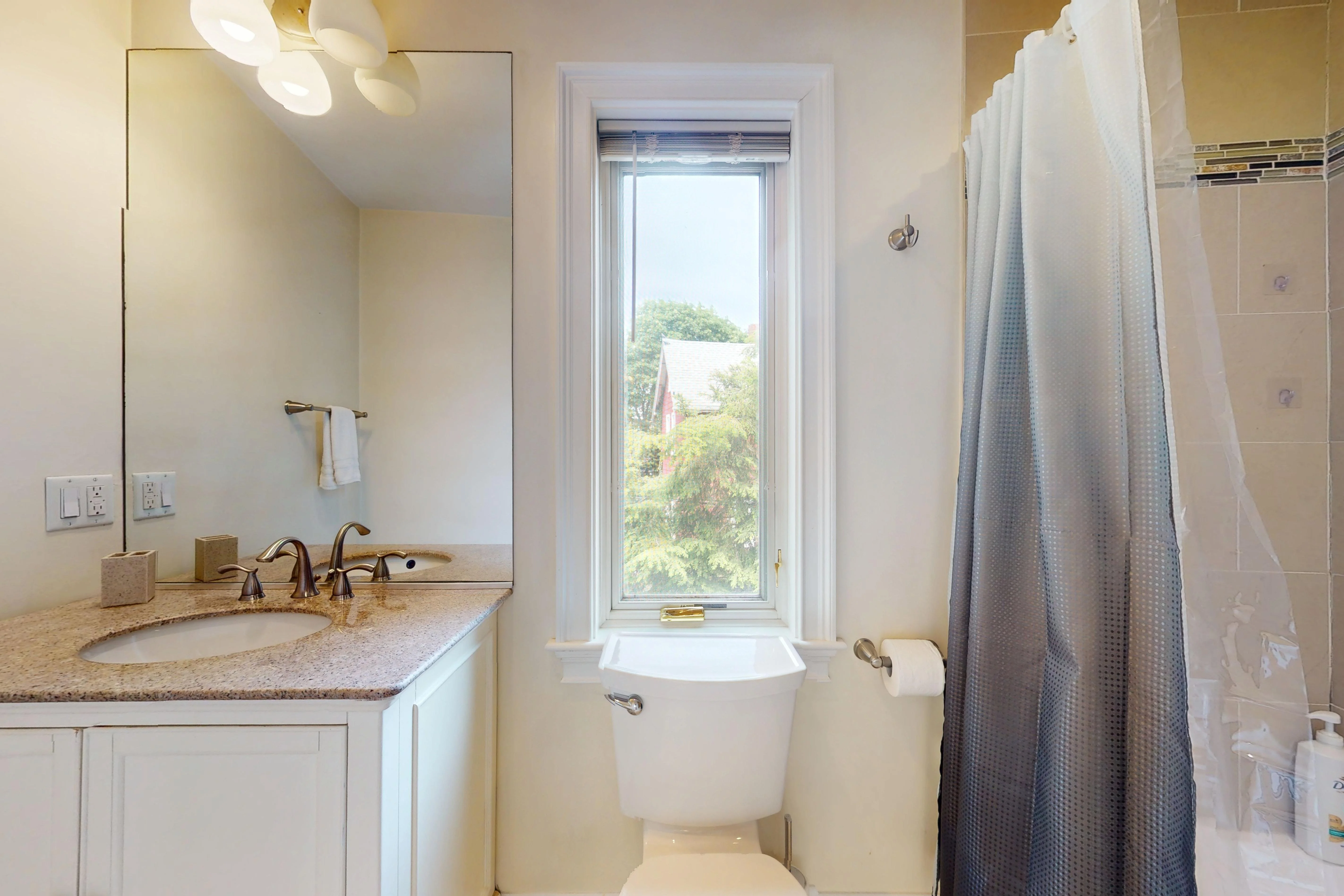 4 bed, 2.5 bath apartment for rent at 10 Bradbury St Unit 10, Allston — photo 18 of 28