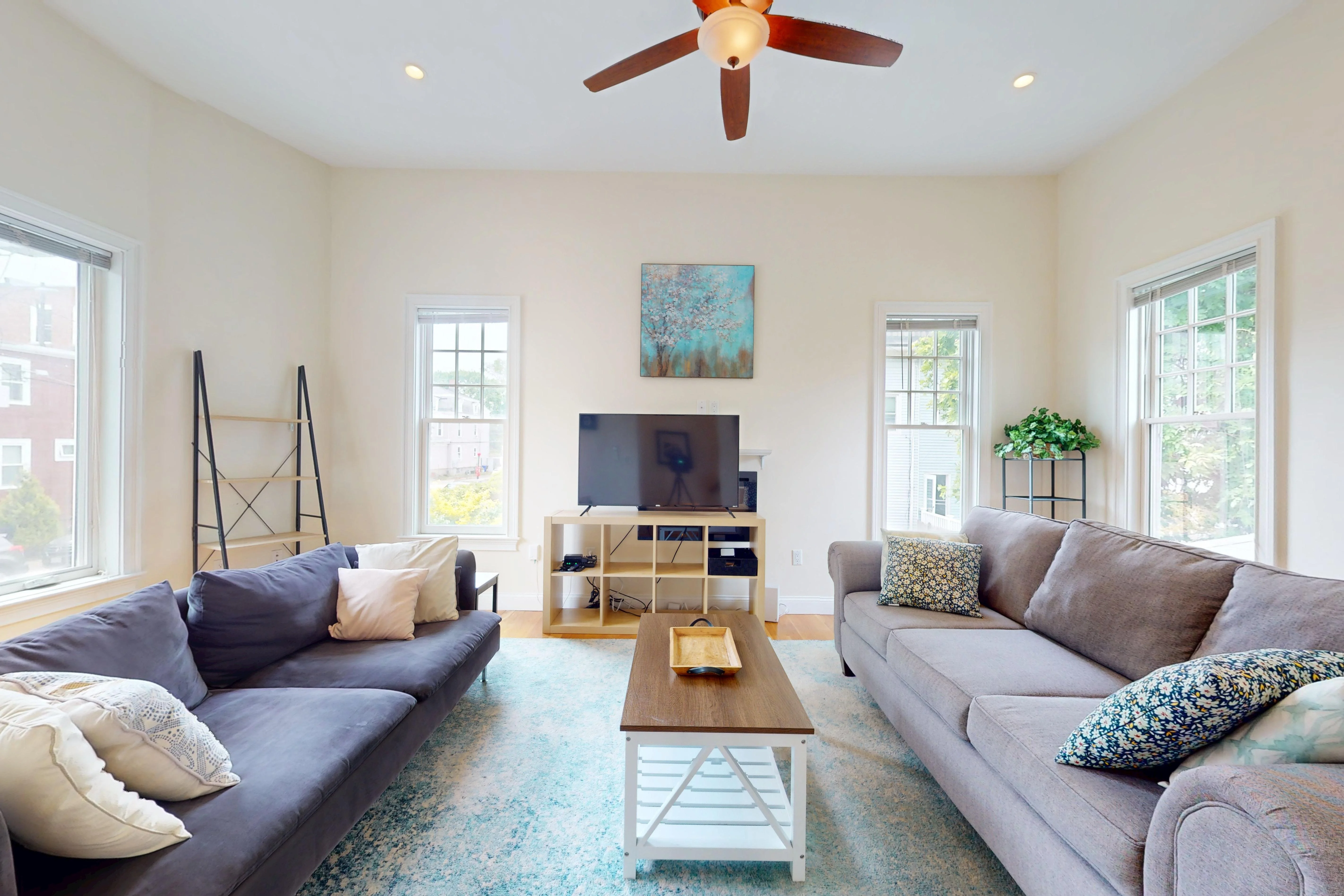 4 bed, 2.5 bath apartment for rent at 10 Bradbury St Unit 10, Allston