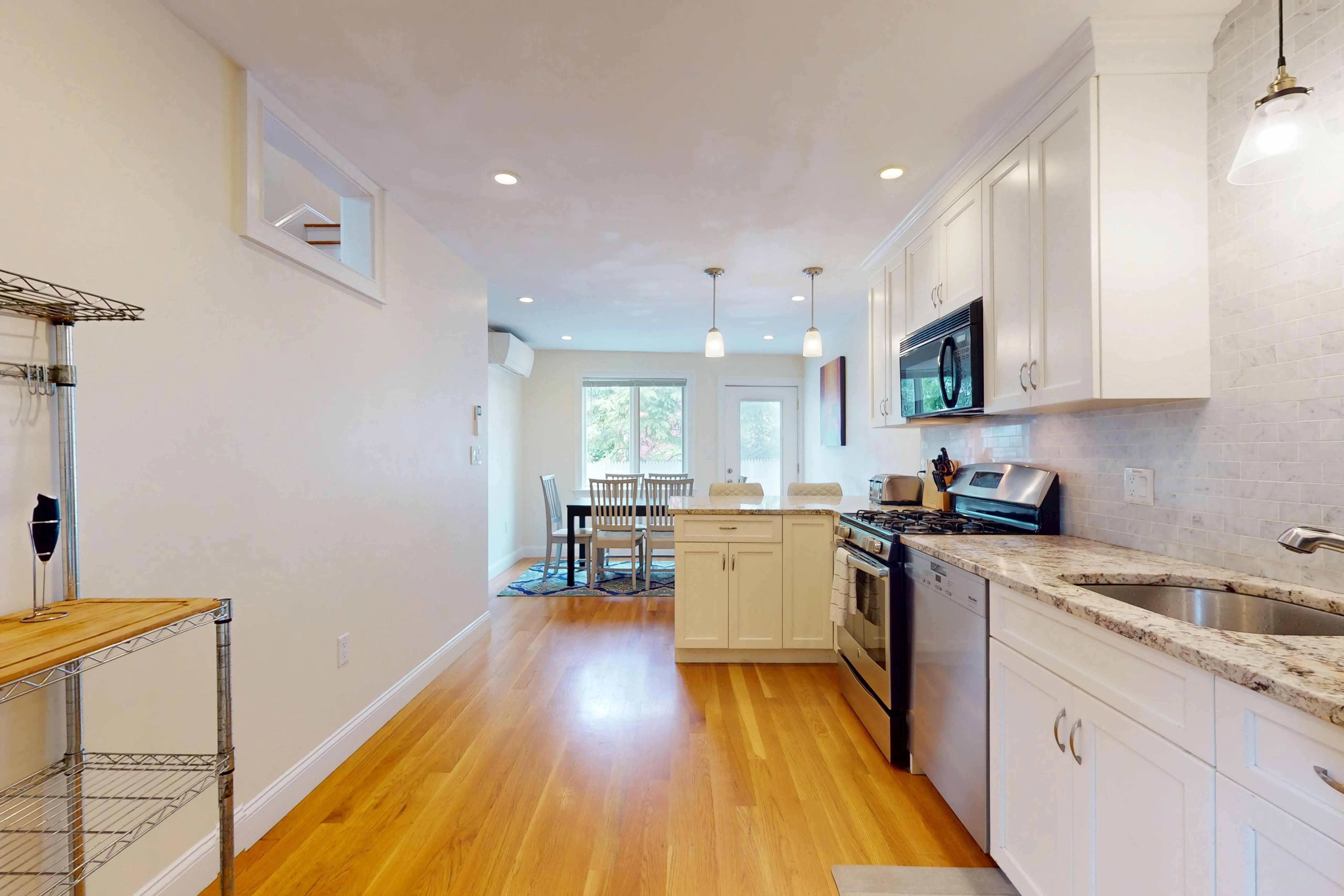 4 bed, 2.5 bath apartment for rent at 10 Bradbury St Unit 10, Allston — photo 9 of 28