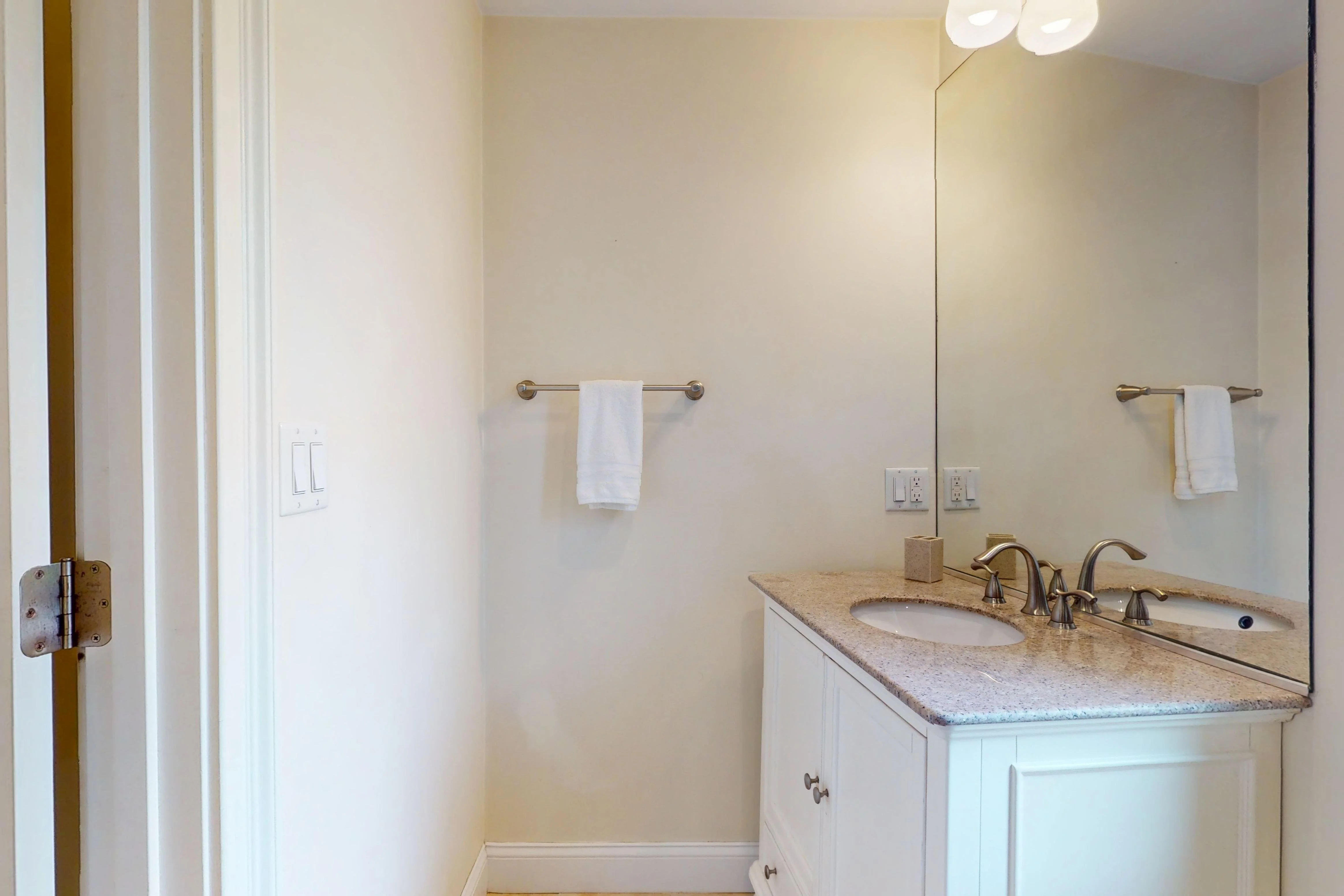 4 bed, 2.5 bath apartment for rent at 10 Bradbury St Unit 10, Allston — photo 16 of 28