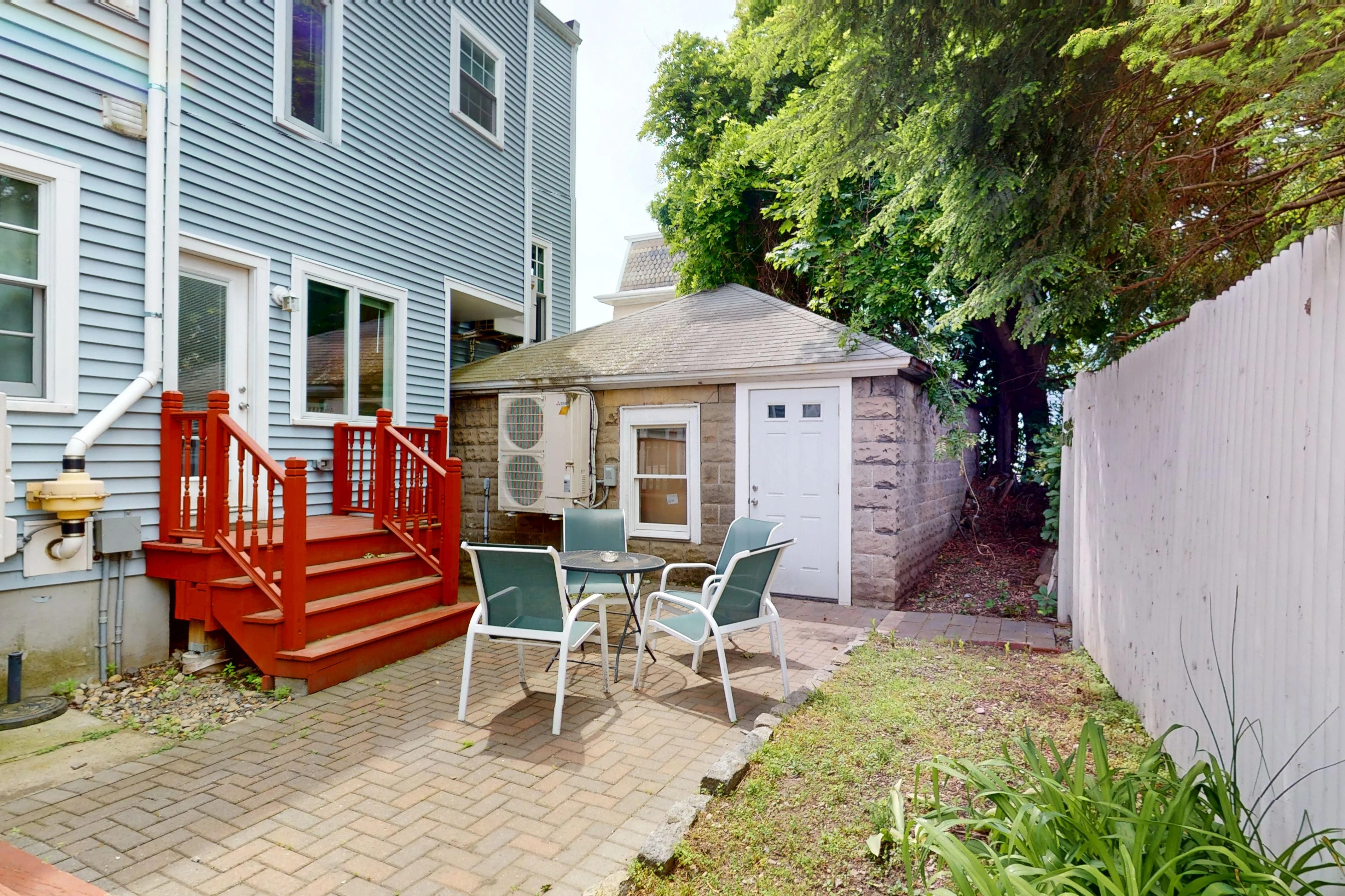4 bed, 2.5 bath apartment for rent at 10 Bradbury St Unit 10, Allston — photo 13 of 28
