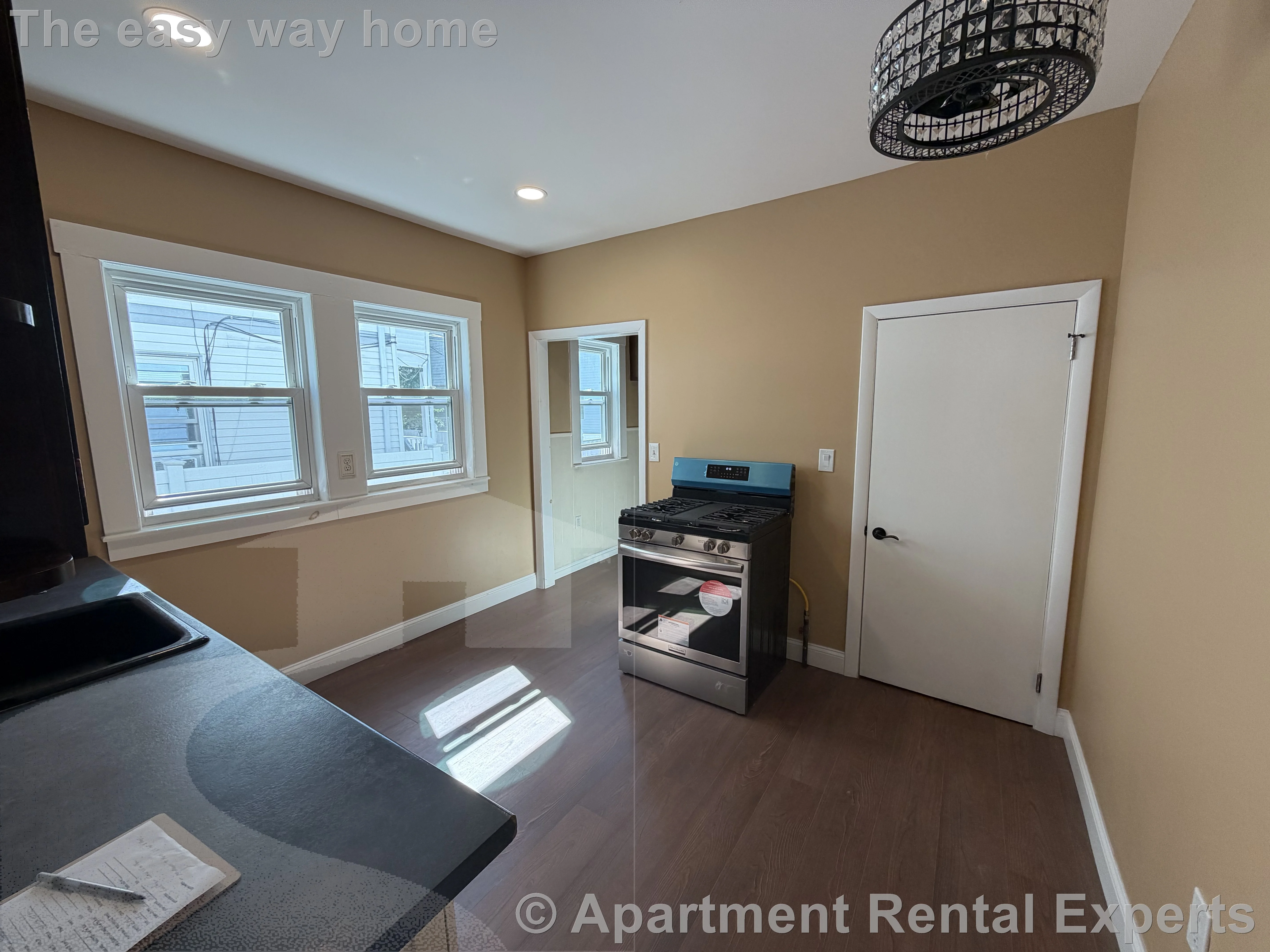 2 bed, 1 bath apartment for rent at 10 Bradford Ave, Ball Square — photo 2 of 11