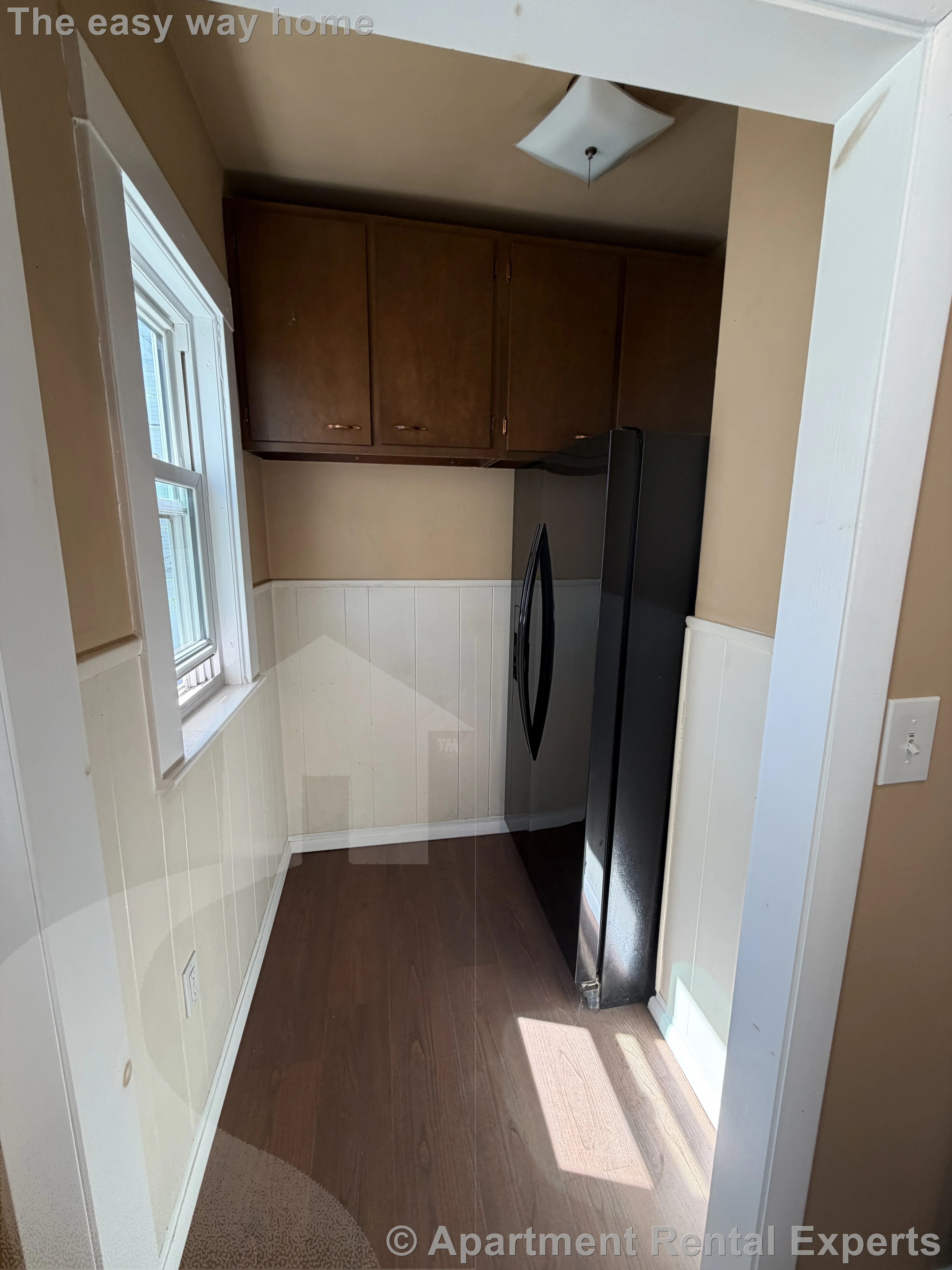 2 bed, 1 bath apartment for rent at 10 Bradford Ave, Ball Square — photo 3 of 11