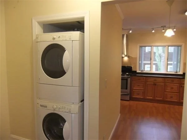 2 bed, 1 bath apartment for rent at 10 Bradford St Unit 1, Quincy — photo 8 of 23