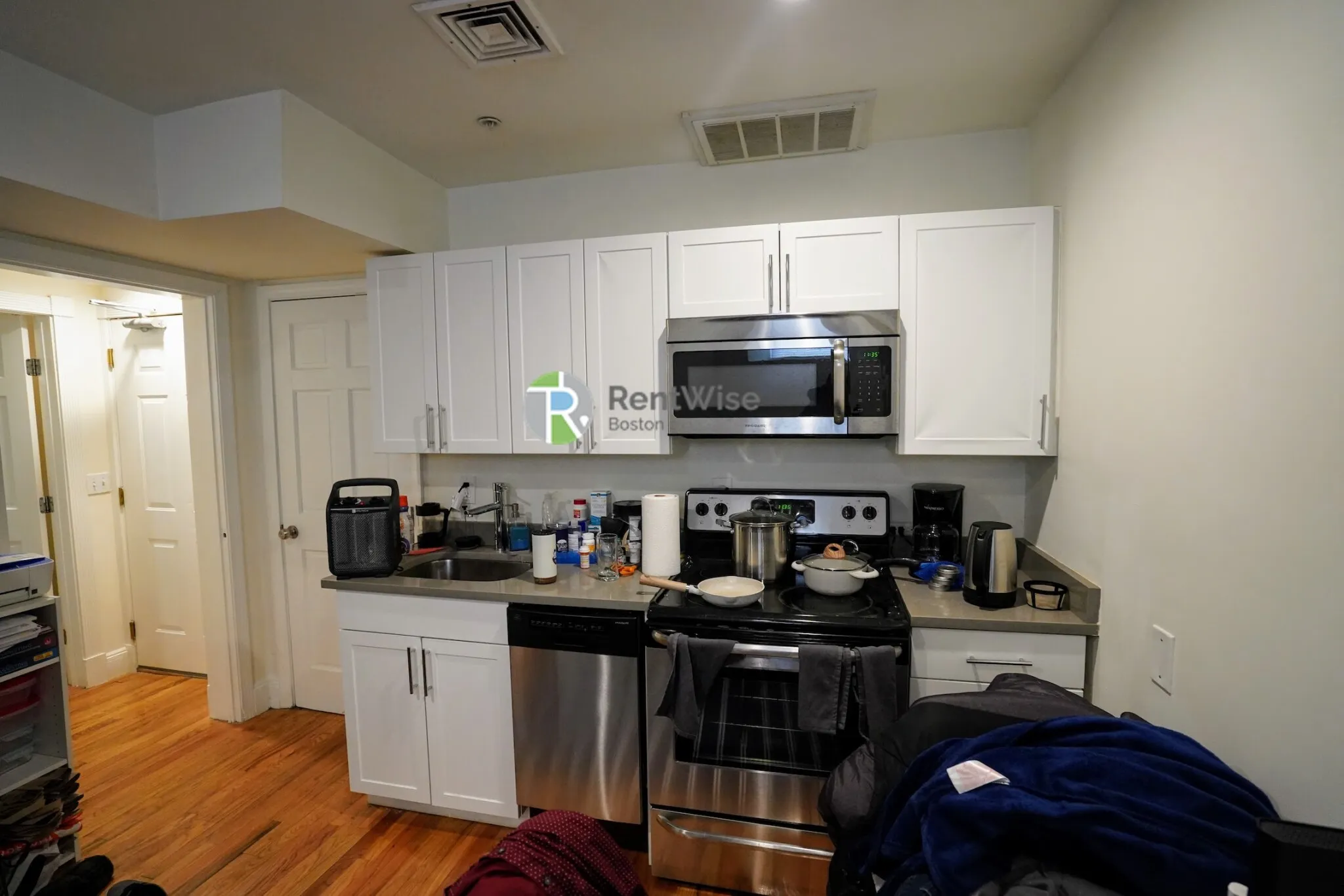 Studio bed, 1 bath apartment for rent at 10 Brainerd Rd Unit 17, Allston — photo 4 of 15