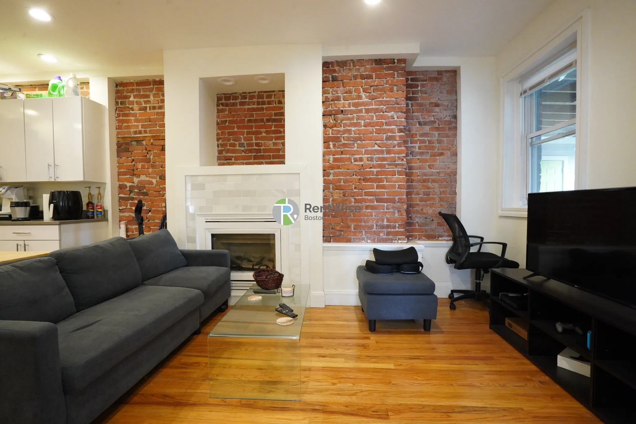 3 bed, 2 bath apartment for rent at 10 Brainerd Rd Unit 38, Allston — photo 5 of 24