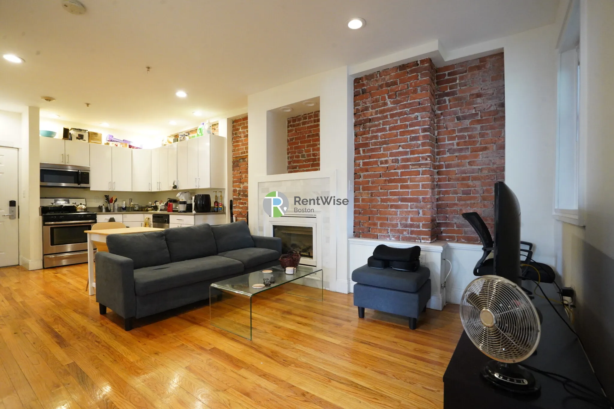 3 bed, 2 bath apartment for rent at 10 Brainerd Rd Unit 38, Allston — photo 1 of 24