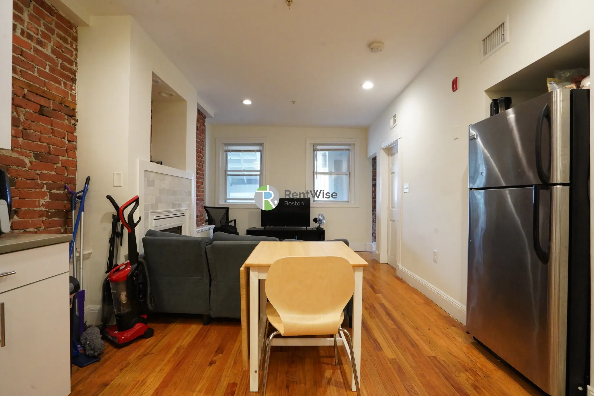 3 bed, 2 bath apartment for rent at 10 Brainerd Rd Unit 38, Allston — photo 3 of 24