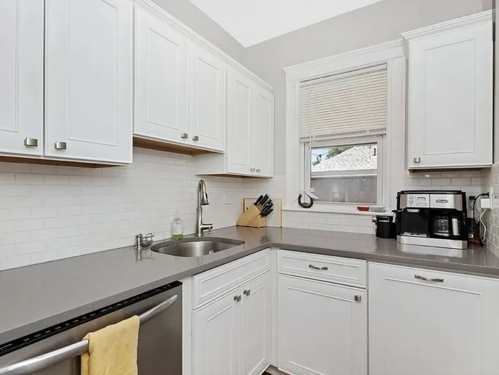 3 bed, 1 bath apartment for rent at 10 Branton St Unit 2, Dorchester — photo 3 of 13