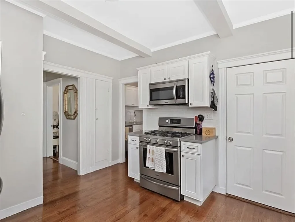 3 bed, 1 bath apartment for rent at 10 Branton St Unit 2, Dorchester — photo 4 of 13