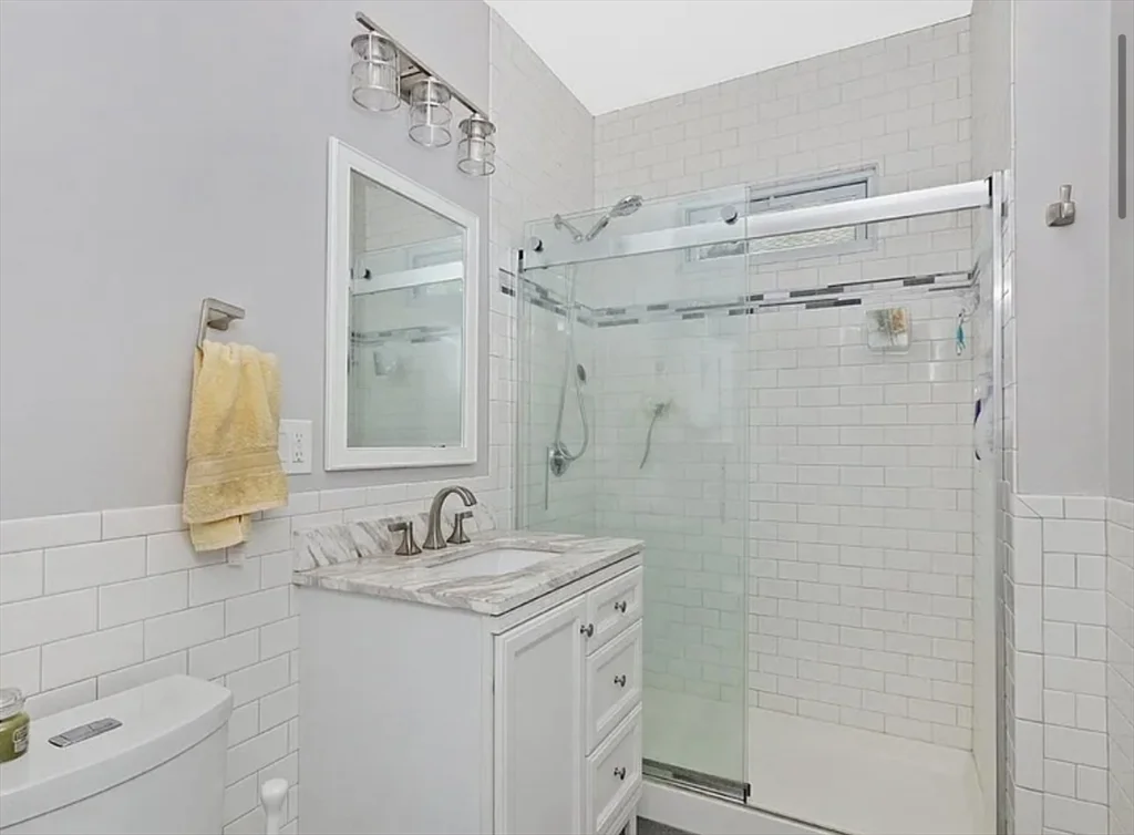 3 bed, 1 bath apartment for rent at 10 Branton St Unit 2, Dorchester — photo 5 of 13