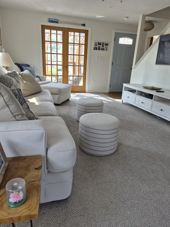 4 bed, 2 bath apartment for rent at 10 Breakwater Ct Unit 10, Marshfield — photo 9 of 16