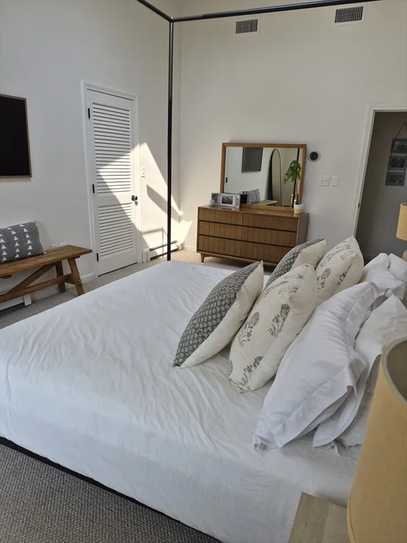 4 bed, 2 bath apartment for rent at 10 Breakwater Ct Unit 10, Marshfield — photo 4 of 16