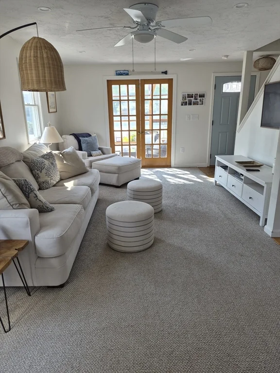 4 bed, 2 bath apartment for rent at 10 Breakwater Ct Unit 10, Marshfield — photo 10 of 16
