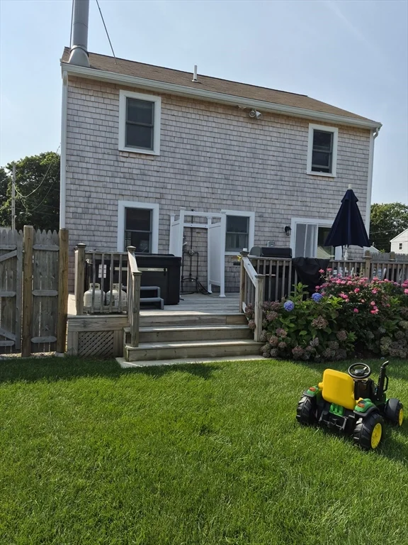 4 bed, 2 bath apartment for rent at 10 Breakwater Ct Unit 10, Marshfield — photo 1 of 16