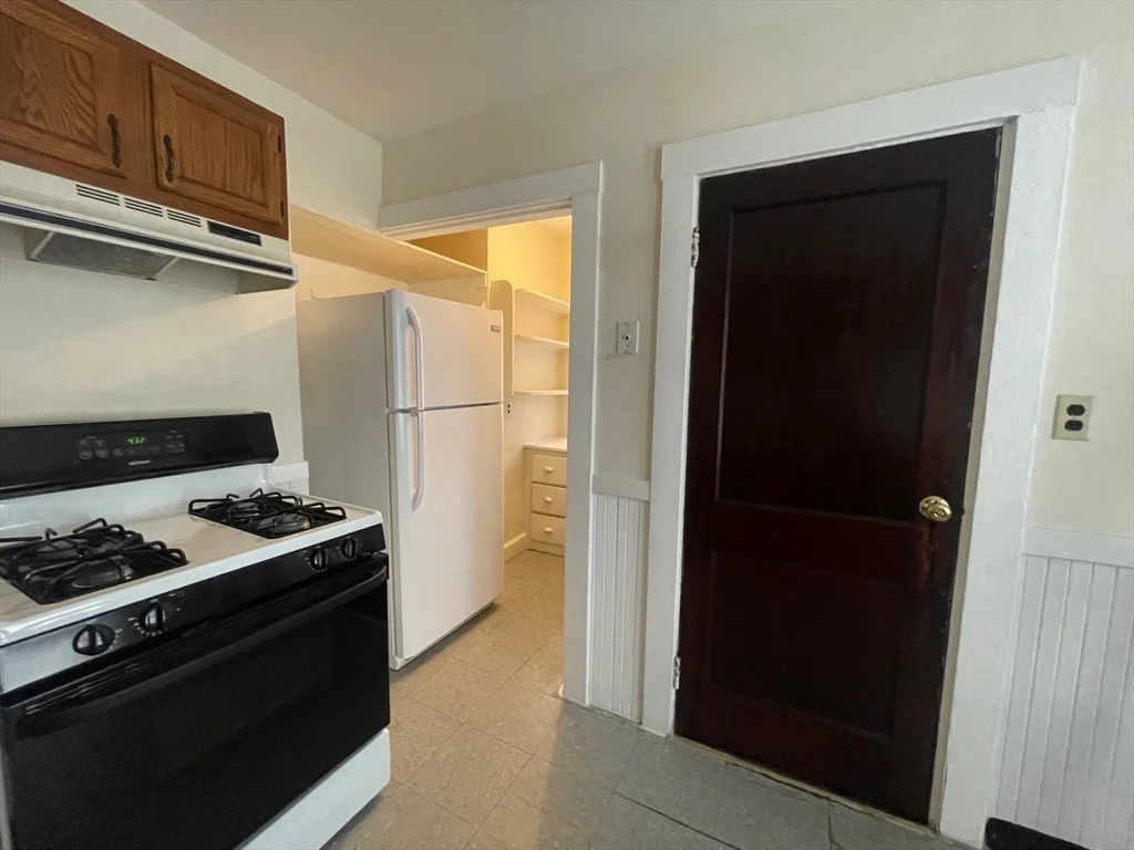2 bed, 1 bath apartment for rent at 10 Breck St Unit 1, Milton — photo 9 of 14