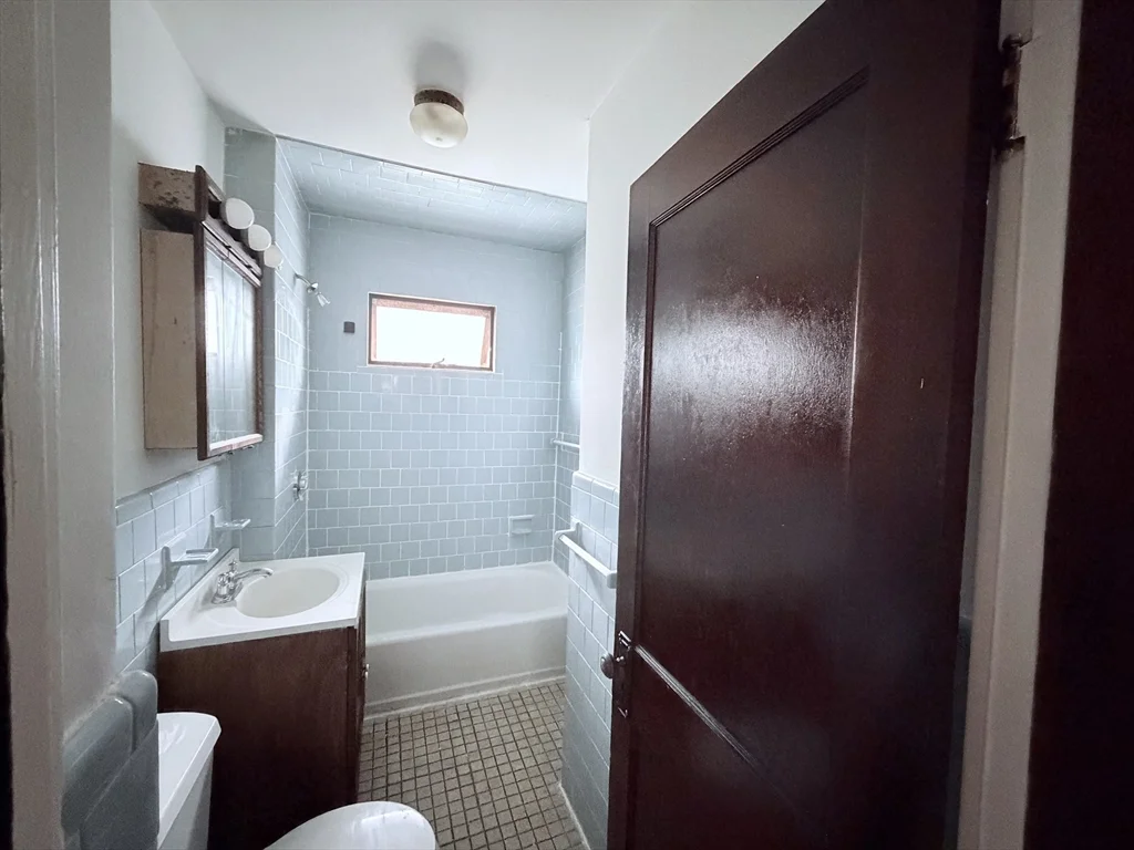 2 bed, 1 bath apartment for rent at 10 Breck Unit U2, Milton — photo 8 of 8