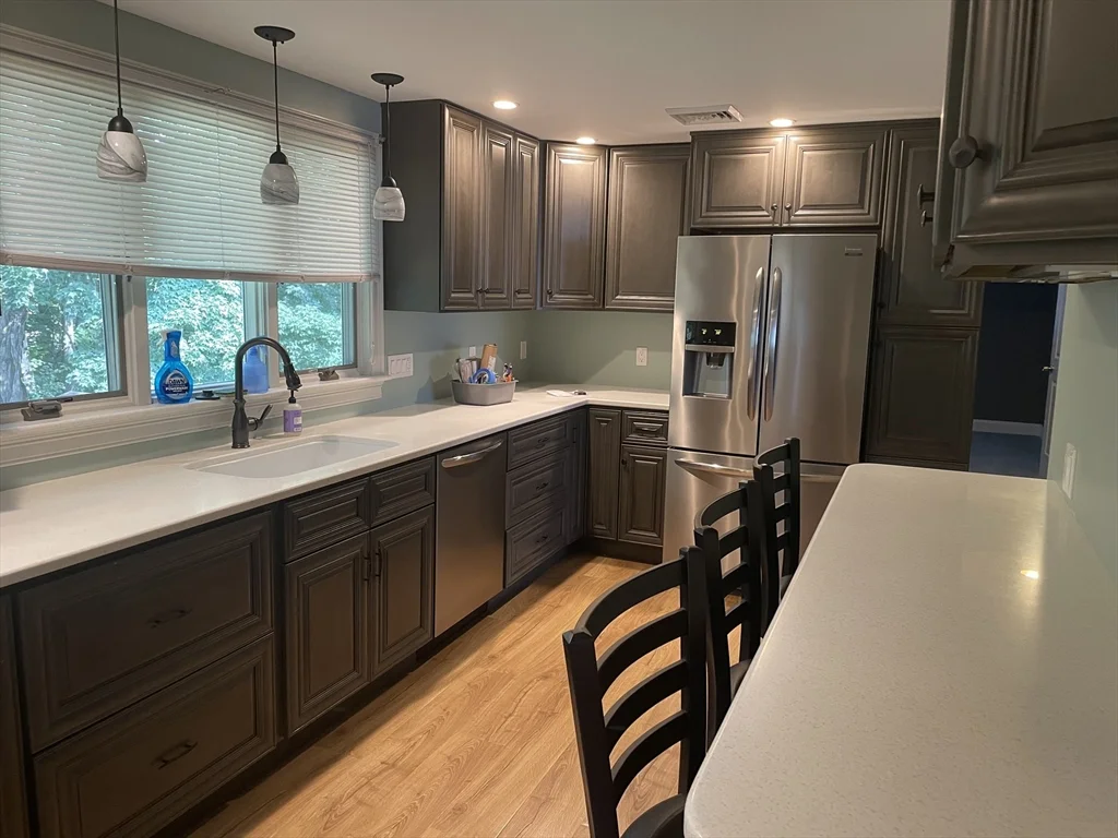 4 bed, 2 bath apartment for rent at 10 Brenan St, Holyoke — photo 8 of 17