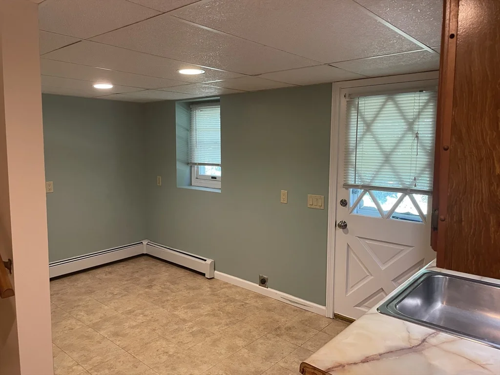 4 bed, 2 bath apartment for rent at 10 Brenan St, Holyoke — photo 15 of 17