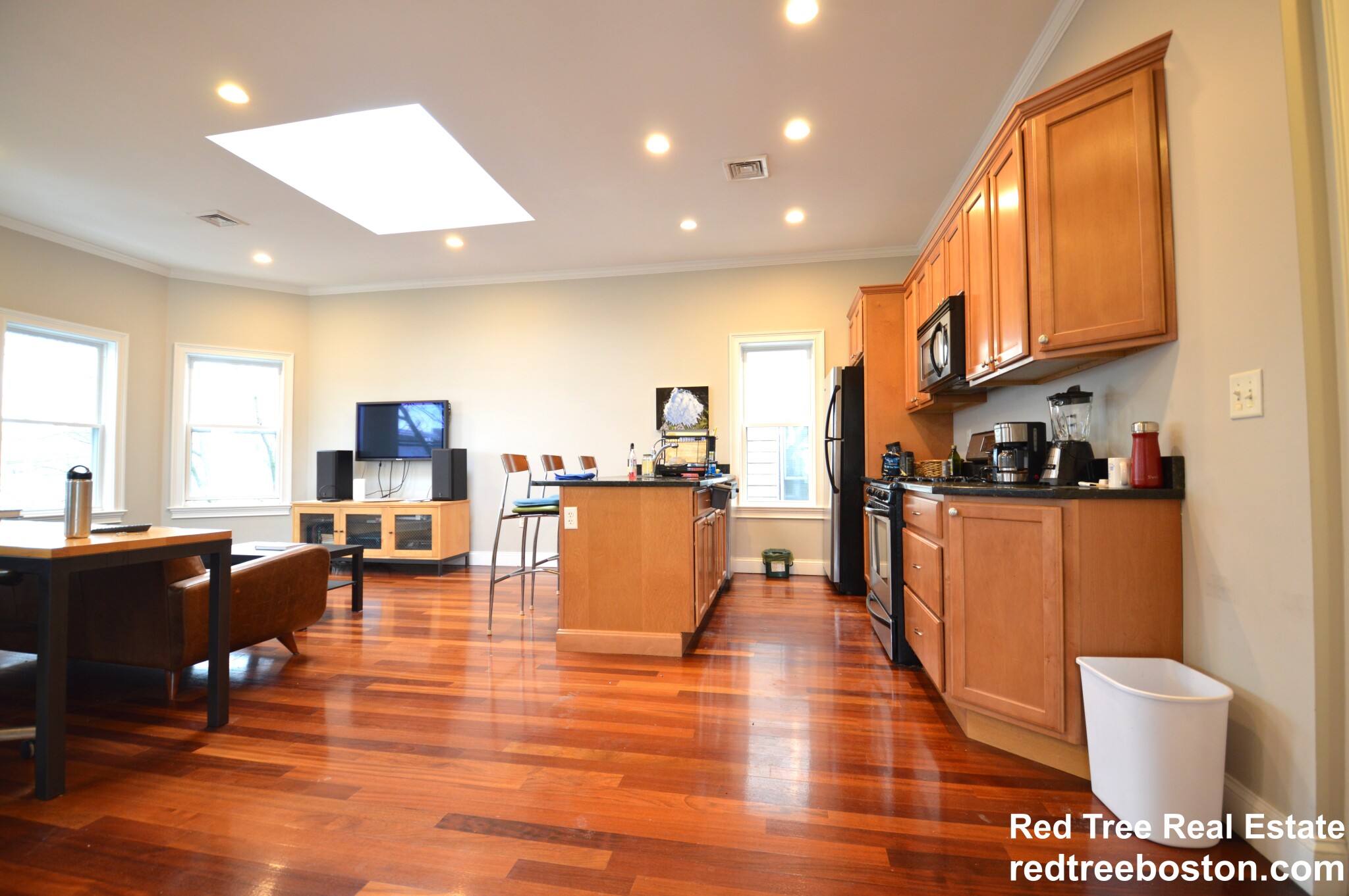 2 bed, 1.5 bath apartment for rent at 10 Bristol St Unit 3, Kendall Square — photo 2 of 16