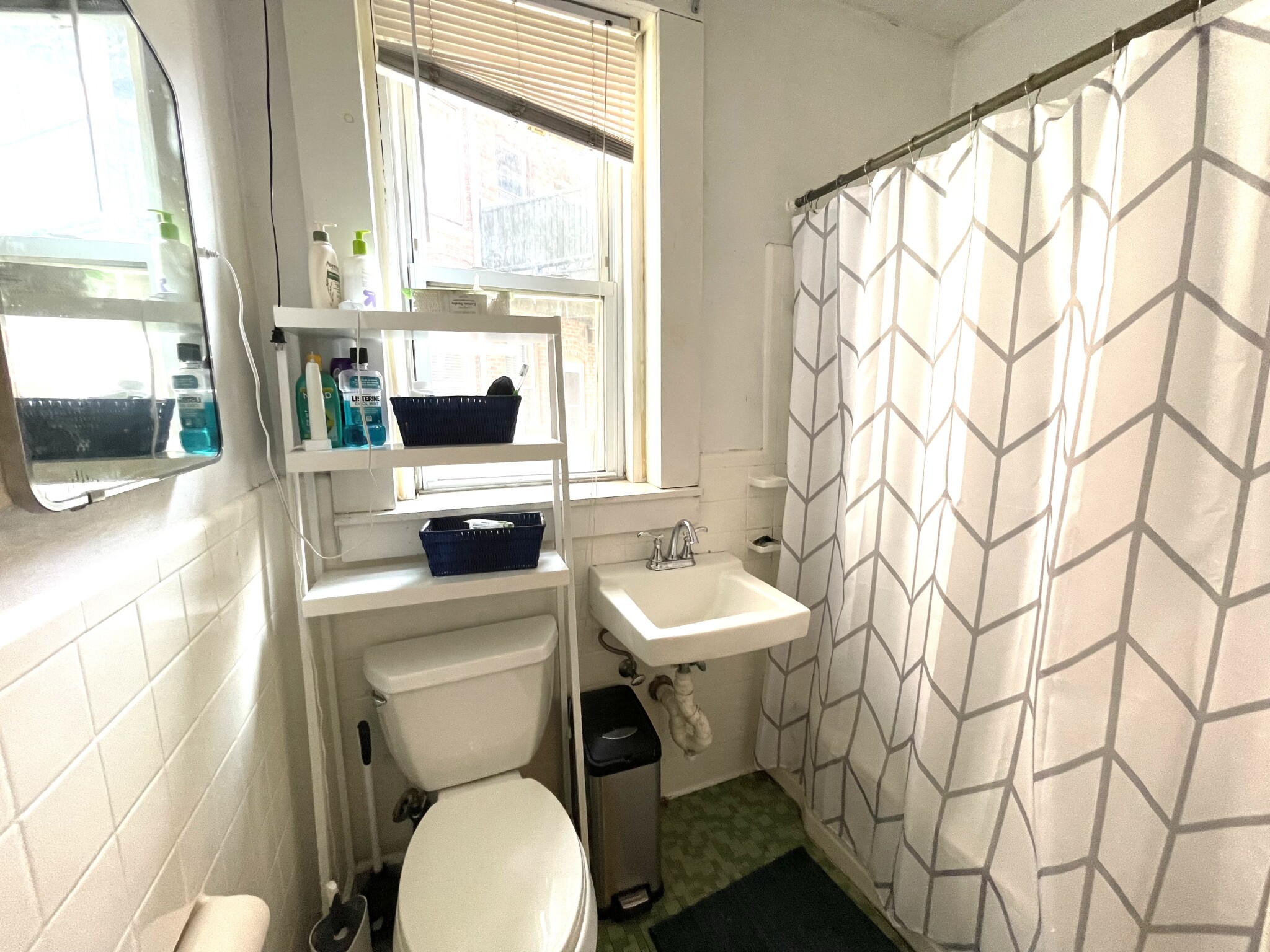2 bed, 1 bath apartment for rent at 10 Browne St Unit 2, Brookline — photo 6 of 9