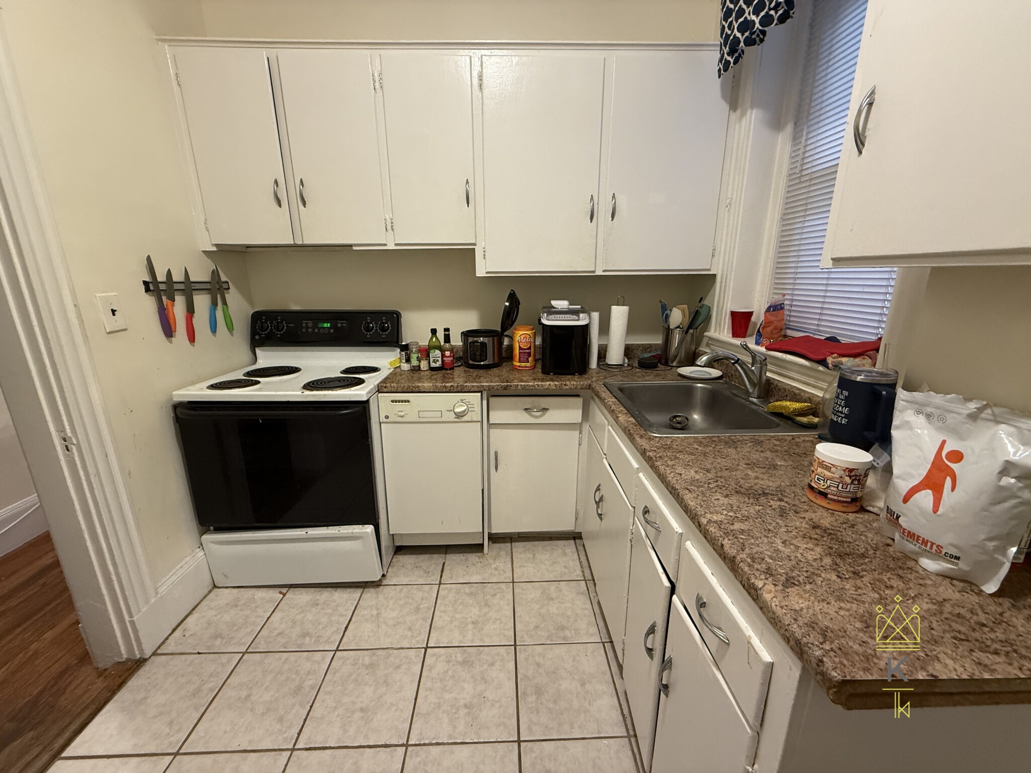 2 bed, 1 bath apartment for rent at 10 Browne St Unit 2, Brookline — photo 2 of 9