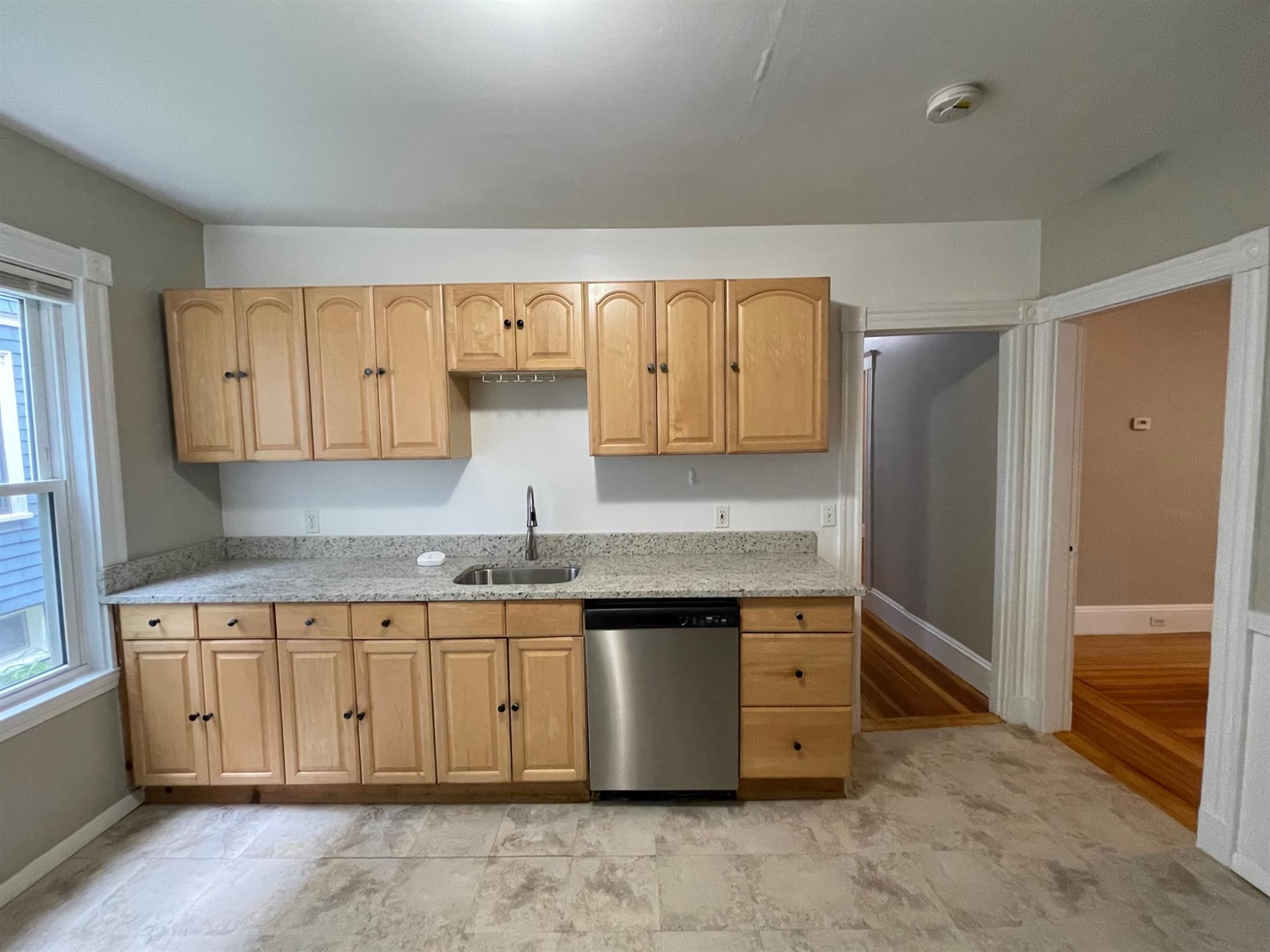 4 bed, 2 bath apartment for rent at 10 Cambridge Ter Unit 1, Neighborhood Nine — photo 3 of 19
