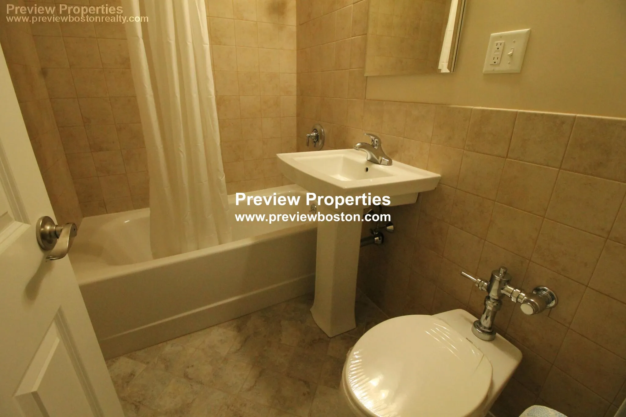 1 bed, 1 bath apartment for rent at 10 Camelot Ct Unit 10-3KP, Brighton — photo 17 of 29