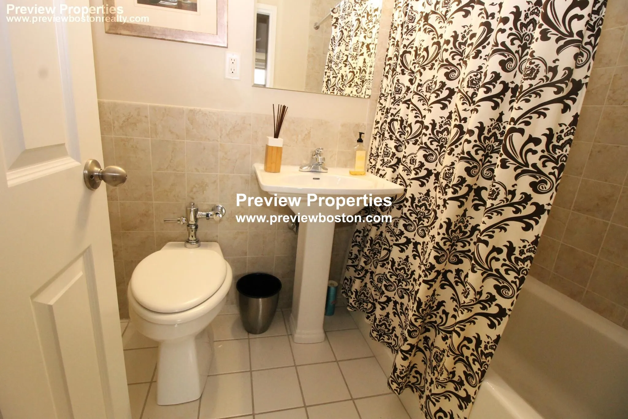 1 bed, 1 bath apartment for rent at 10 Camelot Ct Unit 10-3KP, Brighton — photo 3 of 29