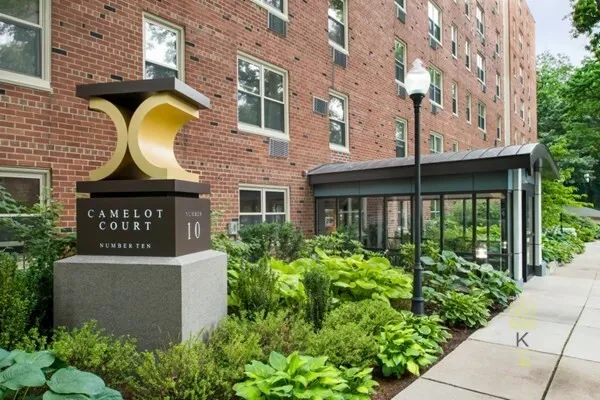 1 bed, 1 bath apartment for rent at 10 Camelot Ct Unit 10-4E, Brighton — photo 6 of 29