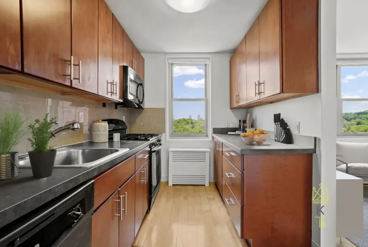 1 bed, 1 bath apartment for rent at 10 Camelot Ct Unit 10-4E, Brighton — photo 21 of 29
