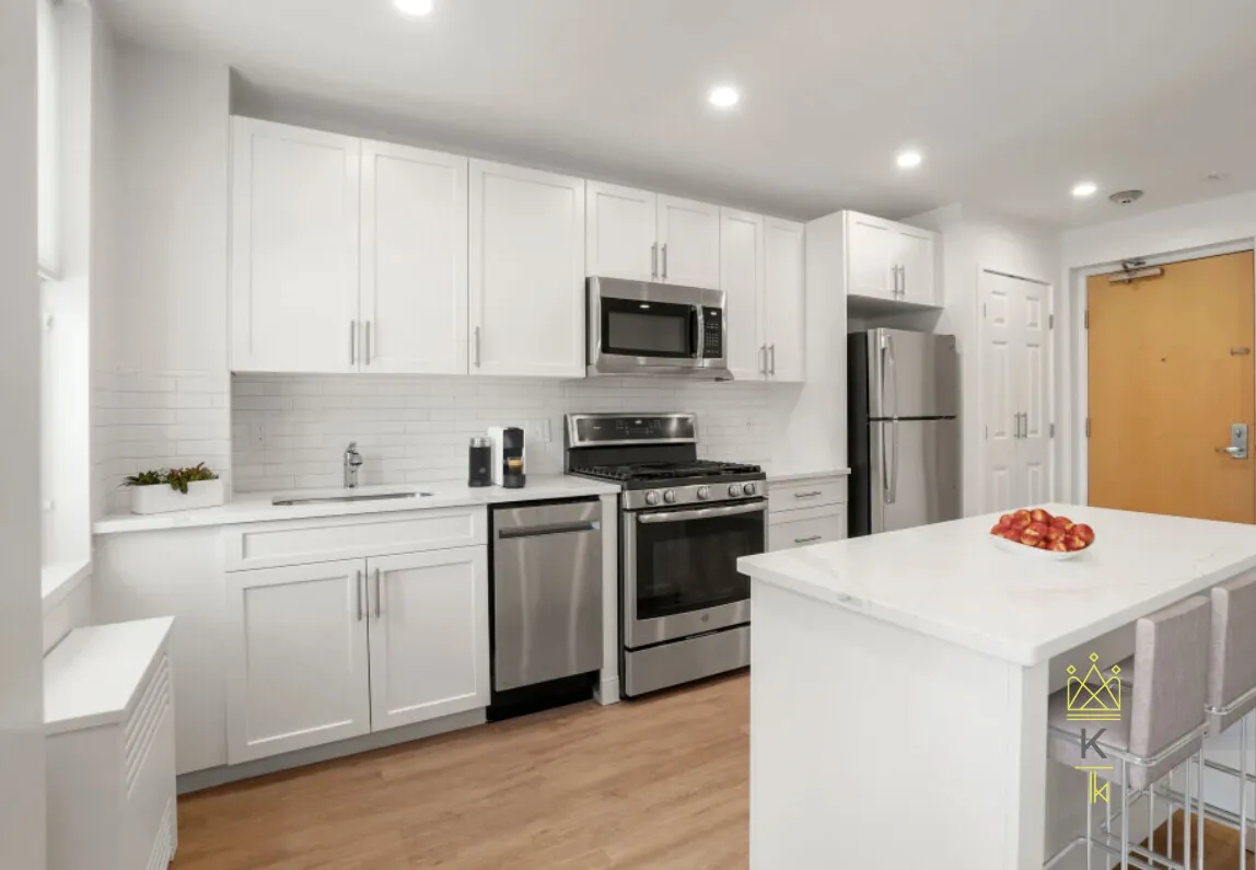 1 bed, 1 bath apartment for rent at 10 Camelot Ct Unit 10-4E, Brighton — photo 26 of 29