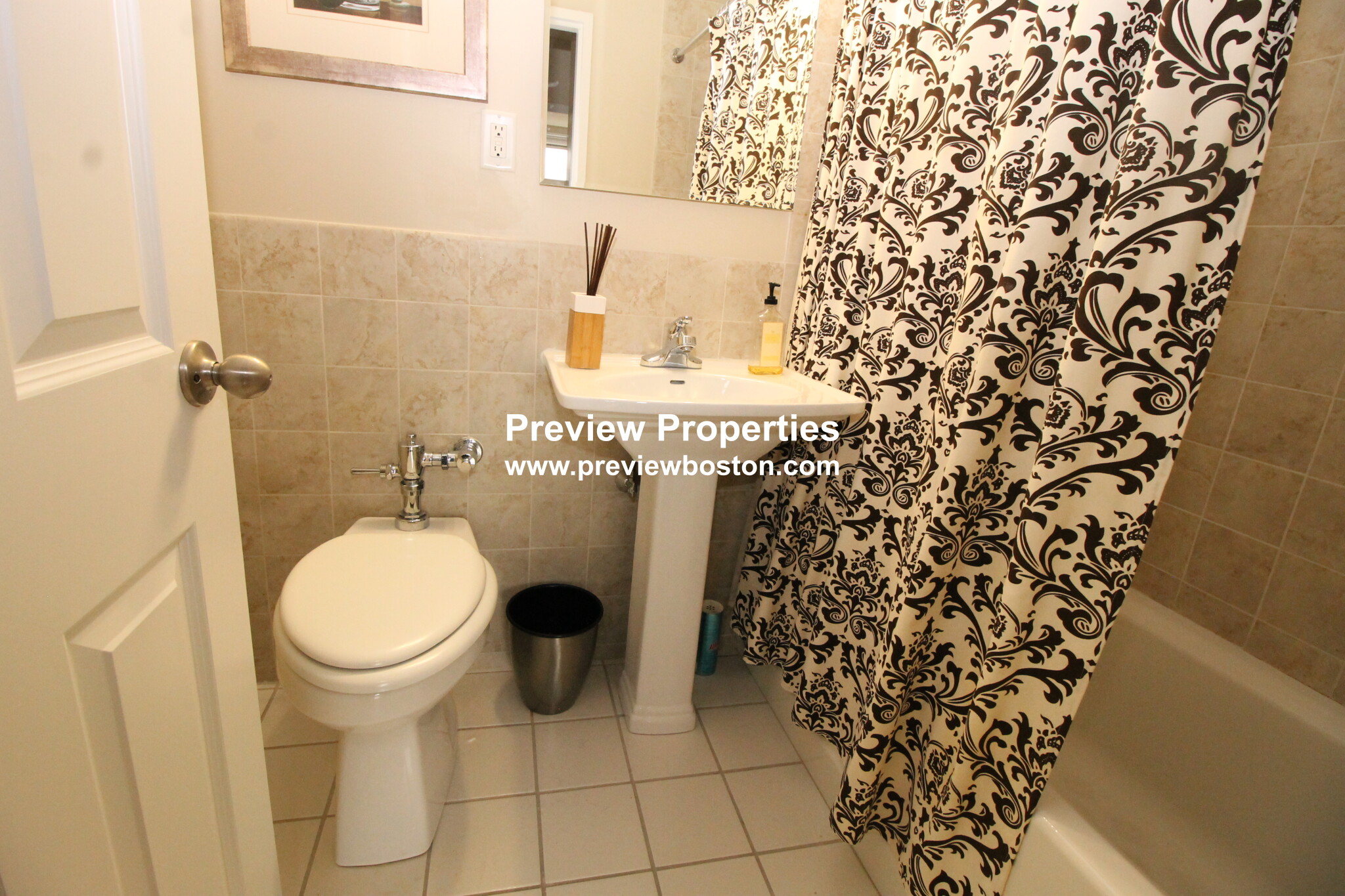 2 bed, 1 bath apartment for rent at 10 Camelot Ct Unit 10-5LP, Brighton — photo 1 of 29