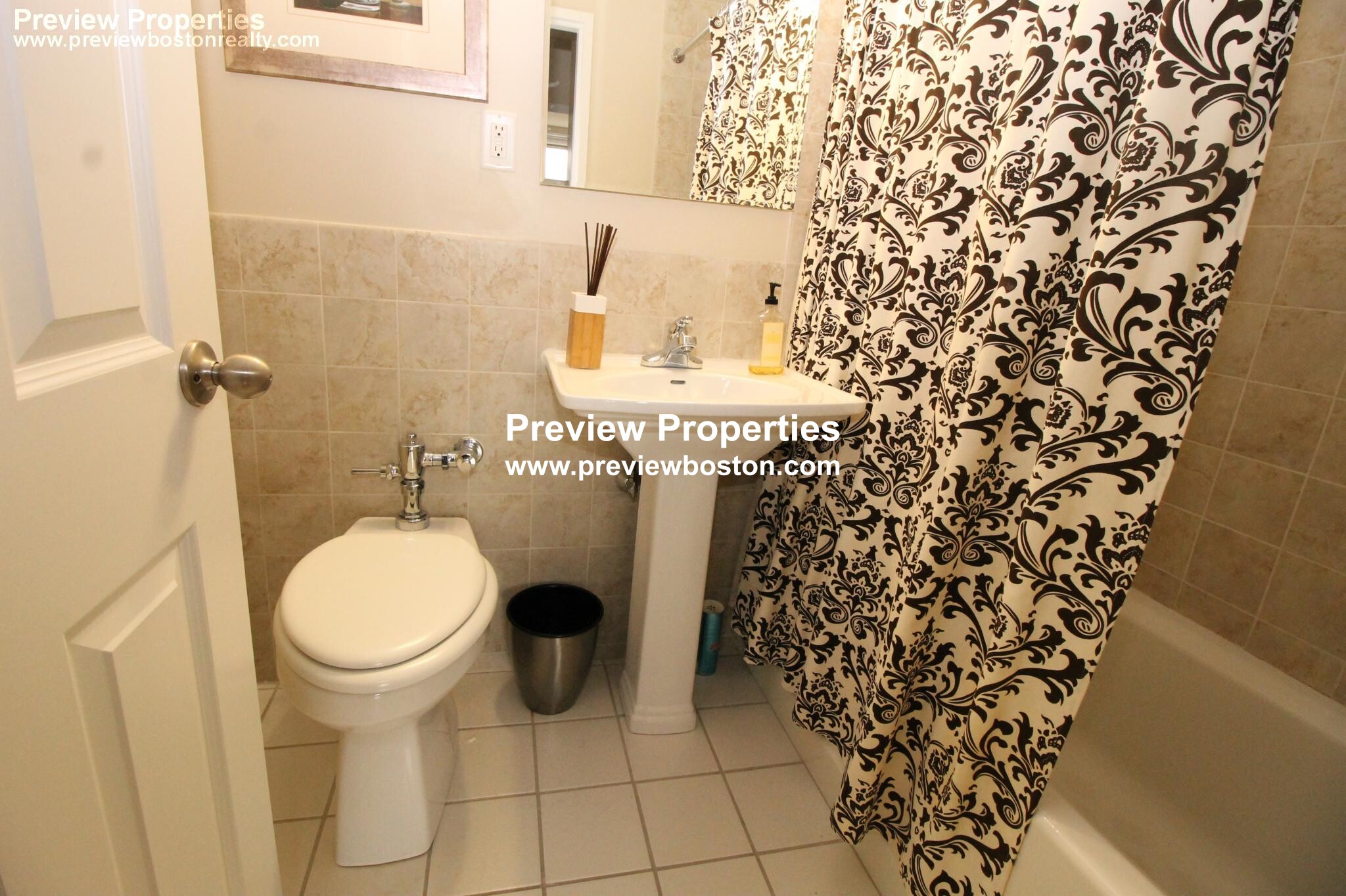 1 bed, 1 bath apartment for rent at 10 Camelot Ct Unit 10-6GP, Brighton — photo 1 of 31